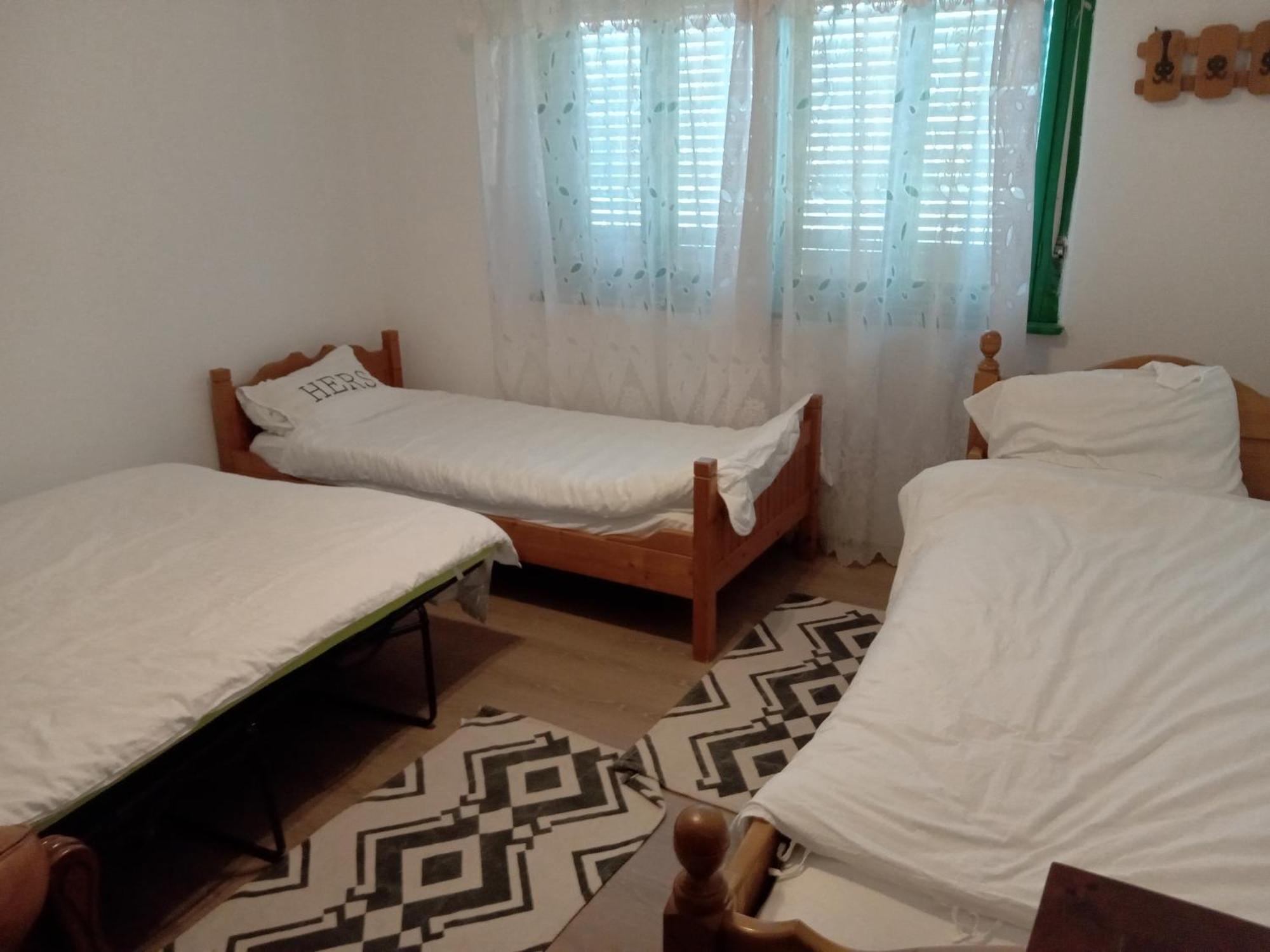 La Tataia Zahei Hotel Dragus Cameră foto